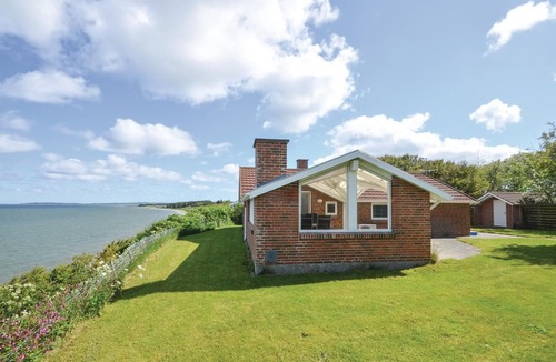 Ronbjerg House | Awesome home in Roslev with WiFi