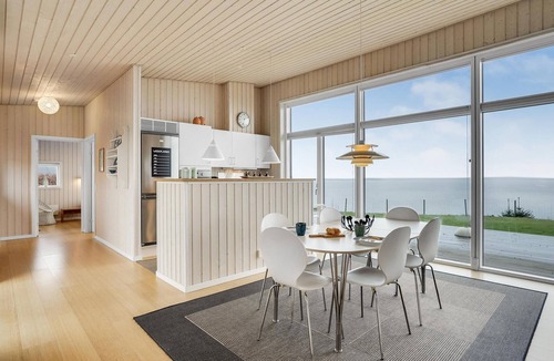 Ronbjerg House | Awesome home in Roslev with WiFi