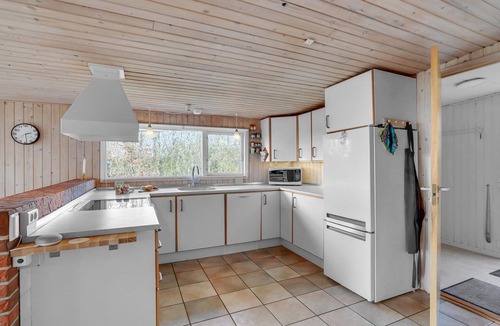 Ronbjerg House | Awesome home in Roslev with kitchen
