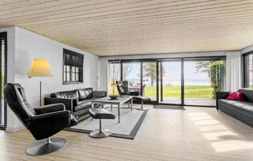 Roslev House | Awesome Home In Roslev With Kitchen