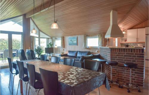 Spodsbjerg House | Awesome Home In Rudkøbing With Sauna