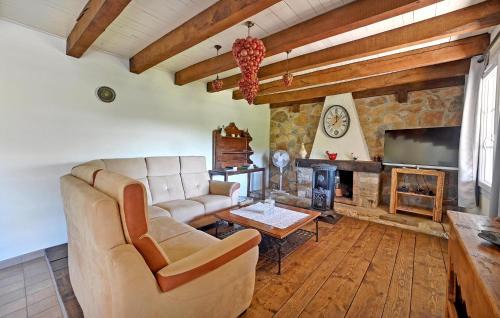 Saint-Jean-de-Maruejols-et-Avejan House | Awesome Home In Saint-Jean-De-Maruéjol