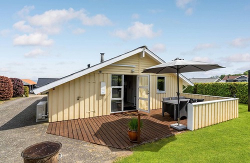 Grønninghoved Strand House | Awesome home in Sjølund with sauna