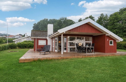 Grønninghoved Strand House | Awesome home in Sjølund with sauna
