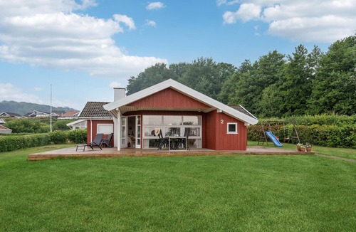 Grønninghoved Strand House | Awesome home in Sjølund with sauna