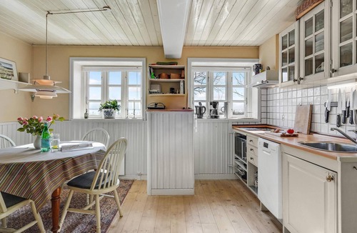 Skarupøre House | Awesome home in Skårup Fyn with WiFi