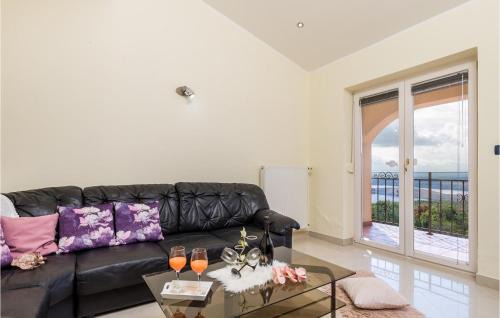 Smrika House | Awesome Home In Smrika