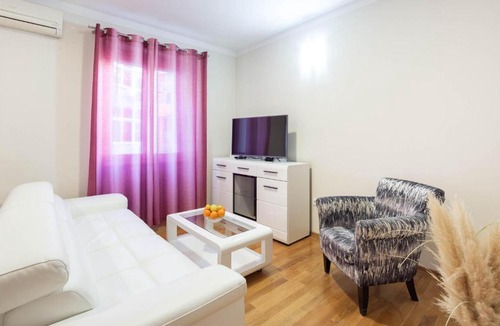 Bacvice Apartment | Awesome home in Split with WiFi and 2 Bedrooms
