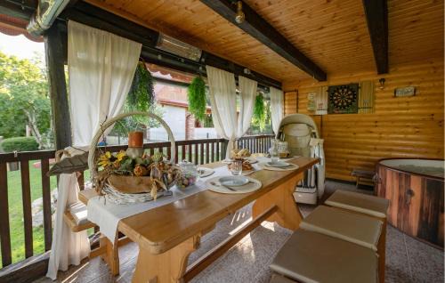 Lekenik House | Awesome Home In Stari Brod With Sauna
