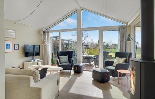 Strøby Ladeplads House | Awesome Home In Strøby With Wifi