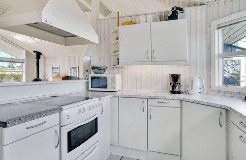 Strøby Ladeplads House | Awesome home in Strøby with WiFi