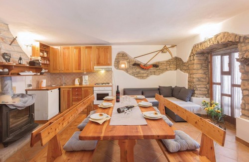 Cabrunici House | Awesome home in Svetvincenat with WiFi