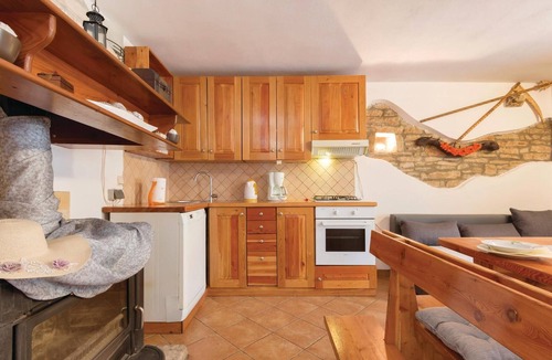 Cabrunici House | Awesome home in Svetvincenat with WiFi