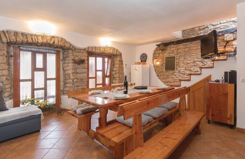 Cabrunici House | Awesome home in Svetvincenat with WiFi