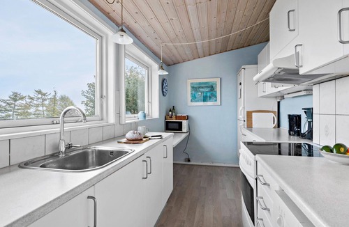 Bolshavn House | Awesome home in Svaneke with house sea view