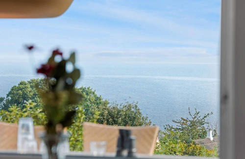 Bolshavn House | Awesome home in Svaneke with house sea view
