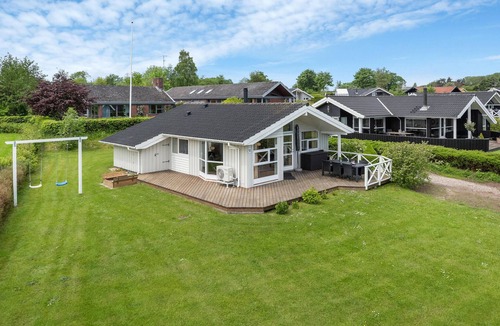 Mommark Strand House | Awesome home in Sydals with kitchen