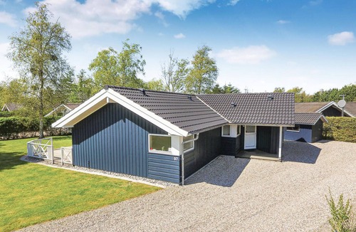 Skovmose House | Awesome home in Sydals with sauna