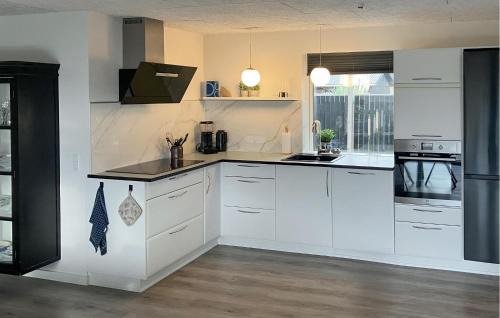 Thyboron House | Awesome Home In Thyborøn With Wifi