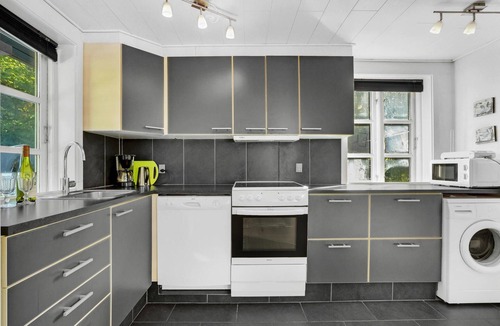 Arrild Ferieby House | Awesome home in Toftlund with kitchen