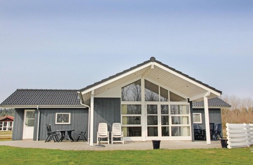 Arrild Ferieby House | Awesome home in Toftlund with sauna