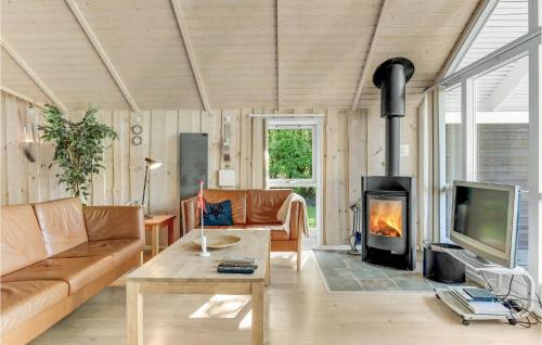 Arrild Ferieby House | Awesome Home In Toftlund With Sauna