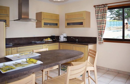 Trelevern House | Awesome home in Trélévern with WiFi