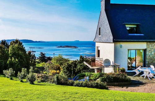 Trelevern House | Awesome home in Trélévern with WiFi