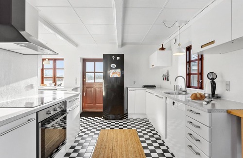 Tranekaer House | Awesome home in Tranekær with kitchen