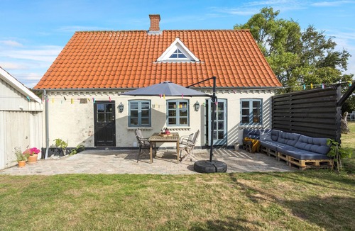 Tranekaer House | Awesome home in Tranekær with kitchen