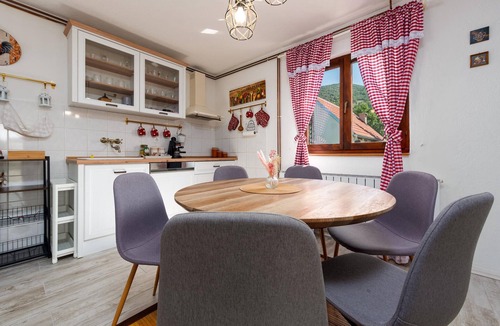 Udbina House | Awesome home in Udbina with swimming pool