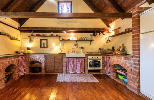 Udbina House | Awesome home in Udbina with swimming pool