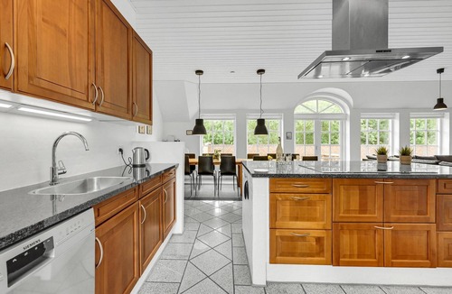 Øhuse House | Awesome home in Ulfborg with kitchen