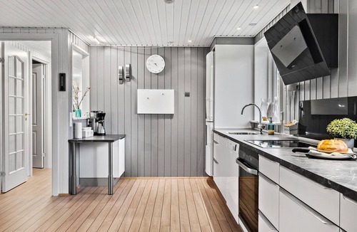 Sønder Nissum House | Awesome home in Ulfborg with kitchen