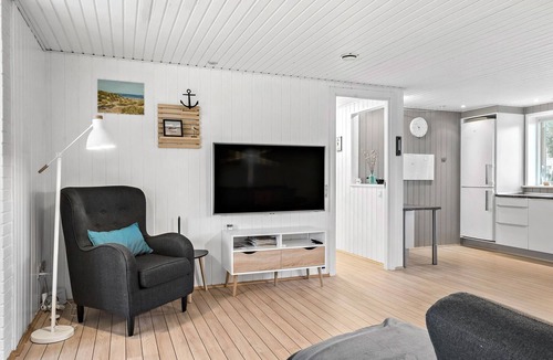 Sønder Nissum House | Awesome home in Ulfborg with kitchen