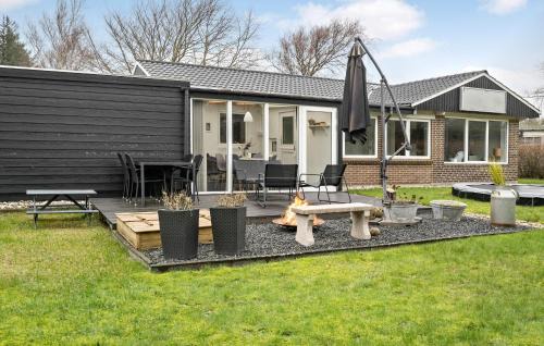 Sønder Nissum House | Awesome Home In Ulfborg With Kitchen