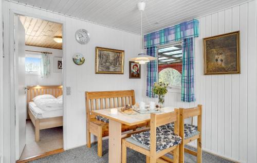 Sønder Nissum House | Awesome Home In Ulfborg With Kitchen