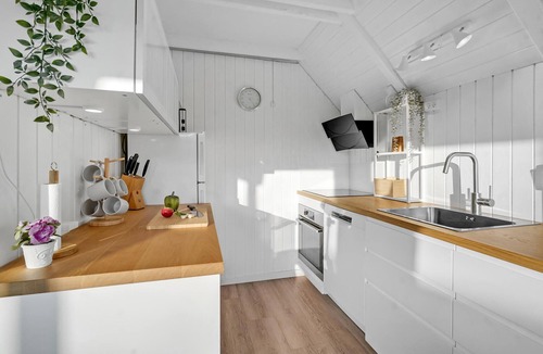 Bøtø By House | Awesome home in Væggerløse with WiFi