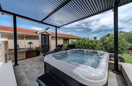 Vela Luka House | Awesome home in Vela Luka with house sea view