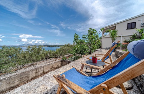 Vela Luka House | Awesome home in Vela Luka with house sea view