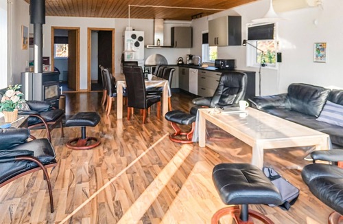Thorsminde House | Awesome home in Vemb with kitchen