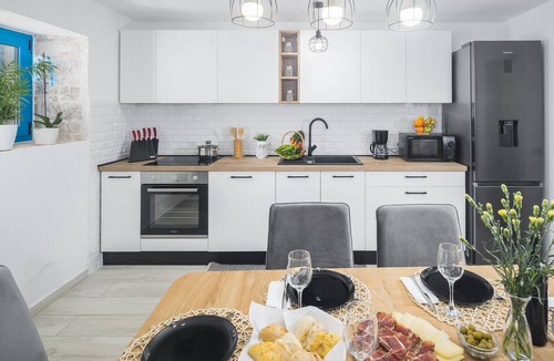 Visnjan House | Awesome home in Visnjan