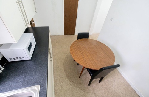 Burslem House | Awesome Home Stoke-on-trent