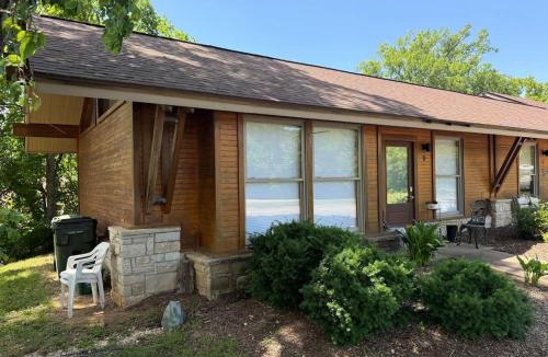 Holiday Island House | Awesome Lakehouse Unit at the Holiday Island Lodge