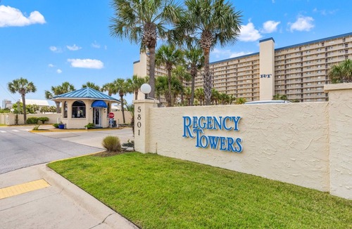 Biltmore Beach Condo | AWESOME LAST MIN DEAL:May 3-8=1250! Beautiful/5star/Beachfront-Free Beach Chairs