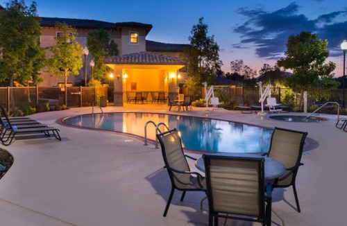 Thousand Oaks House | Awesome Lodging! 3 Spacious Units w/Full Kitchens