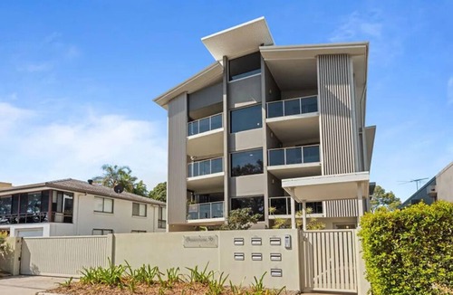 Bongaree Apartment | Awesome, modern, open-plan 3rd floor (with lift) unit with stunning water views.