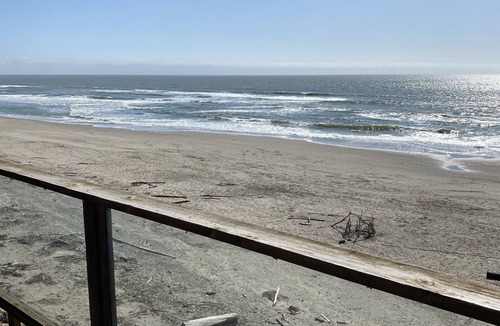 La Selva Beach House | Awesome oceanfront on the Sand!