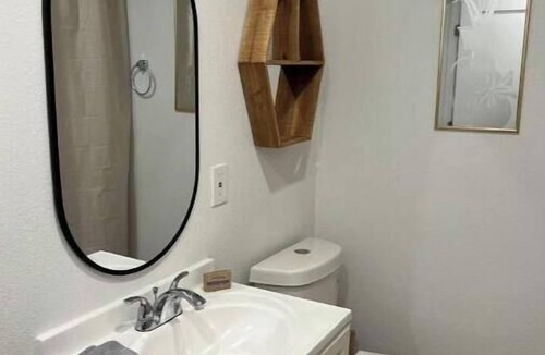 Moreno Valley House | Awesome Studio fast wi-fi and free parking permit