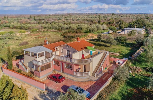 Peroj Apartment | Awesome studio in Fazana with WiFi